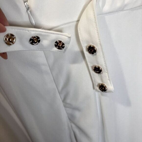 H&M Women's Double‎ V-neck Long Sleeve White Long Gown with Gold Accent Belt - Picture 7 of 9